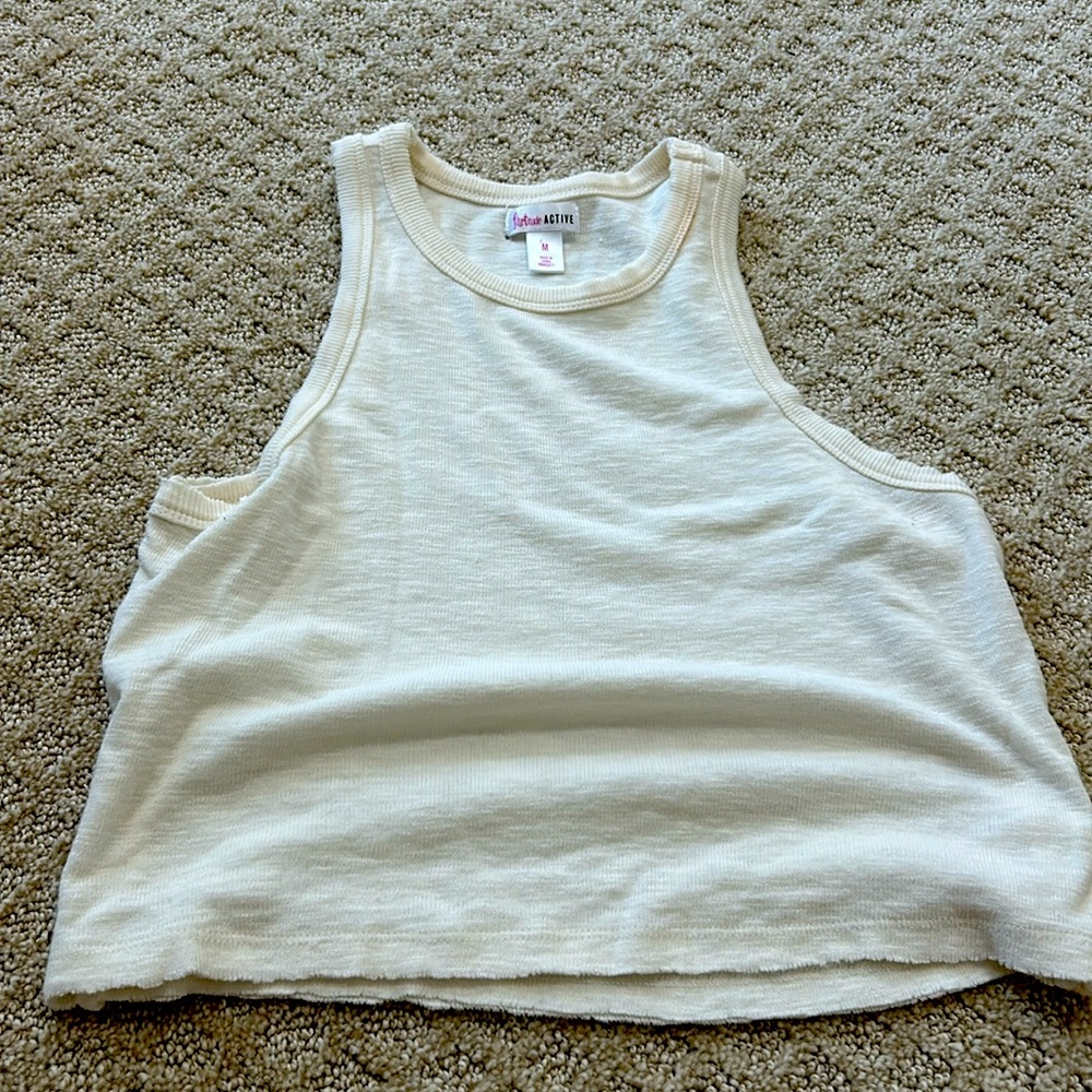 Super cute cropped beige shirt